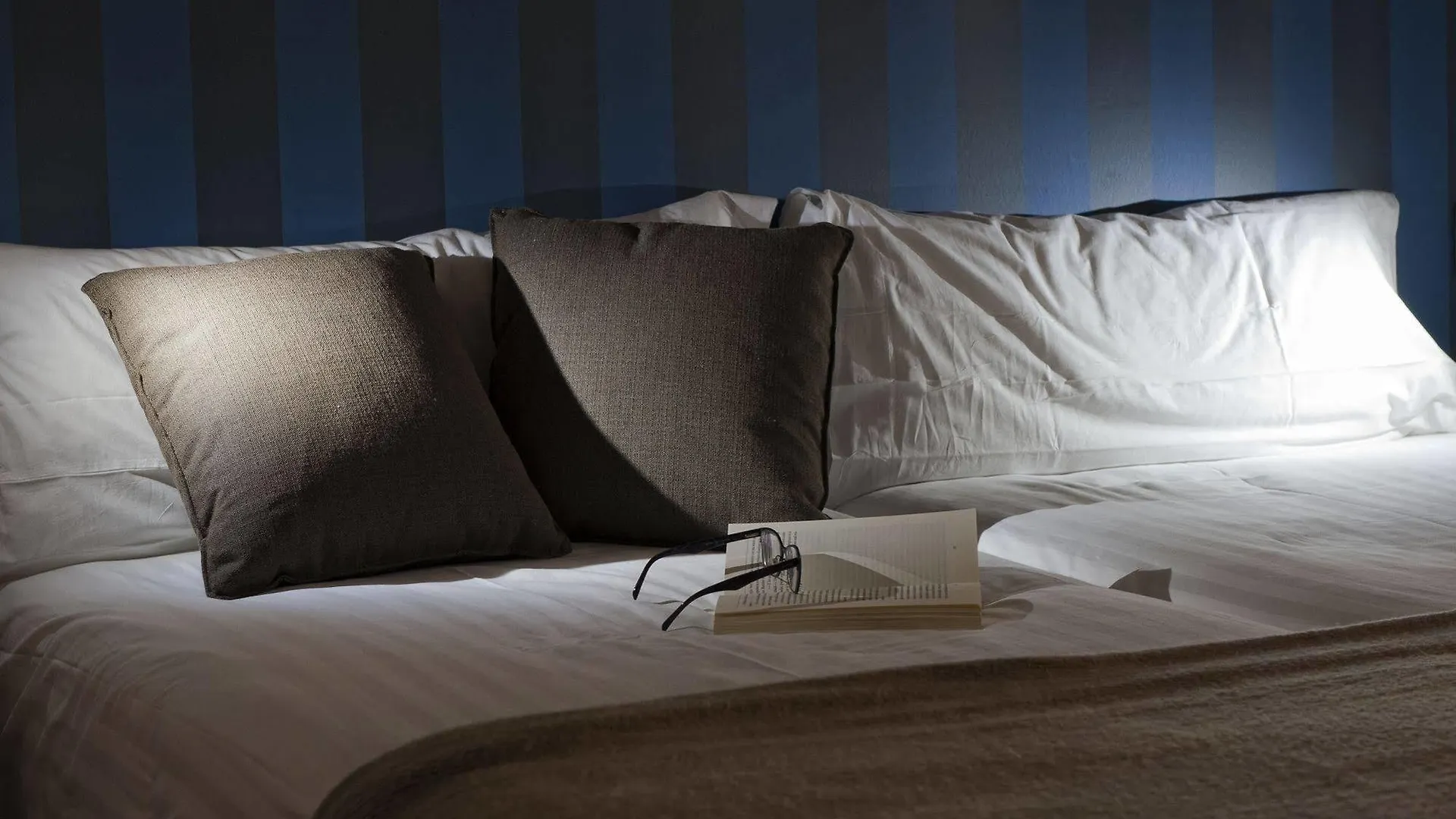 Mh Apartments Liceo Barcelona 0*,  Spanien