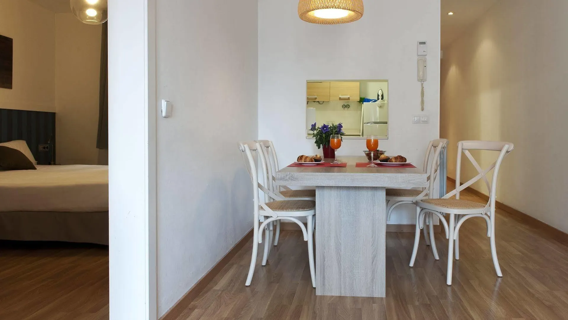 Mh Apartments Liceo Barcelona Spanyolország